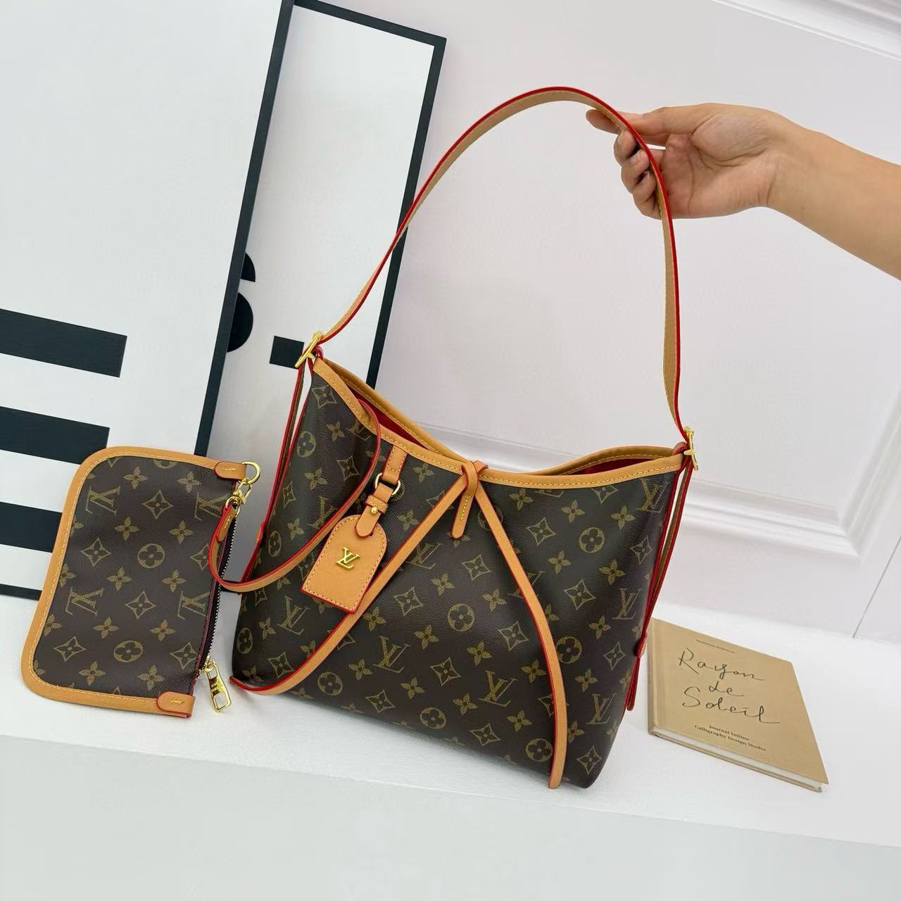LV 单肩包 