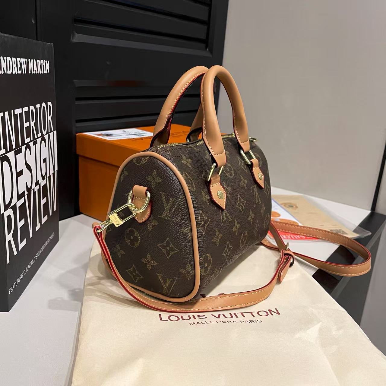 LV 单肩包