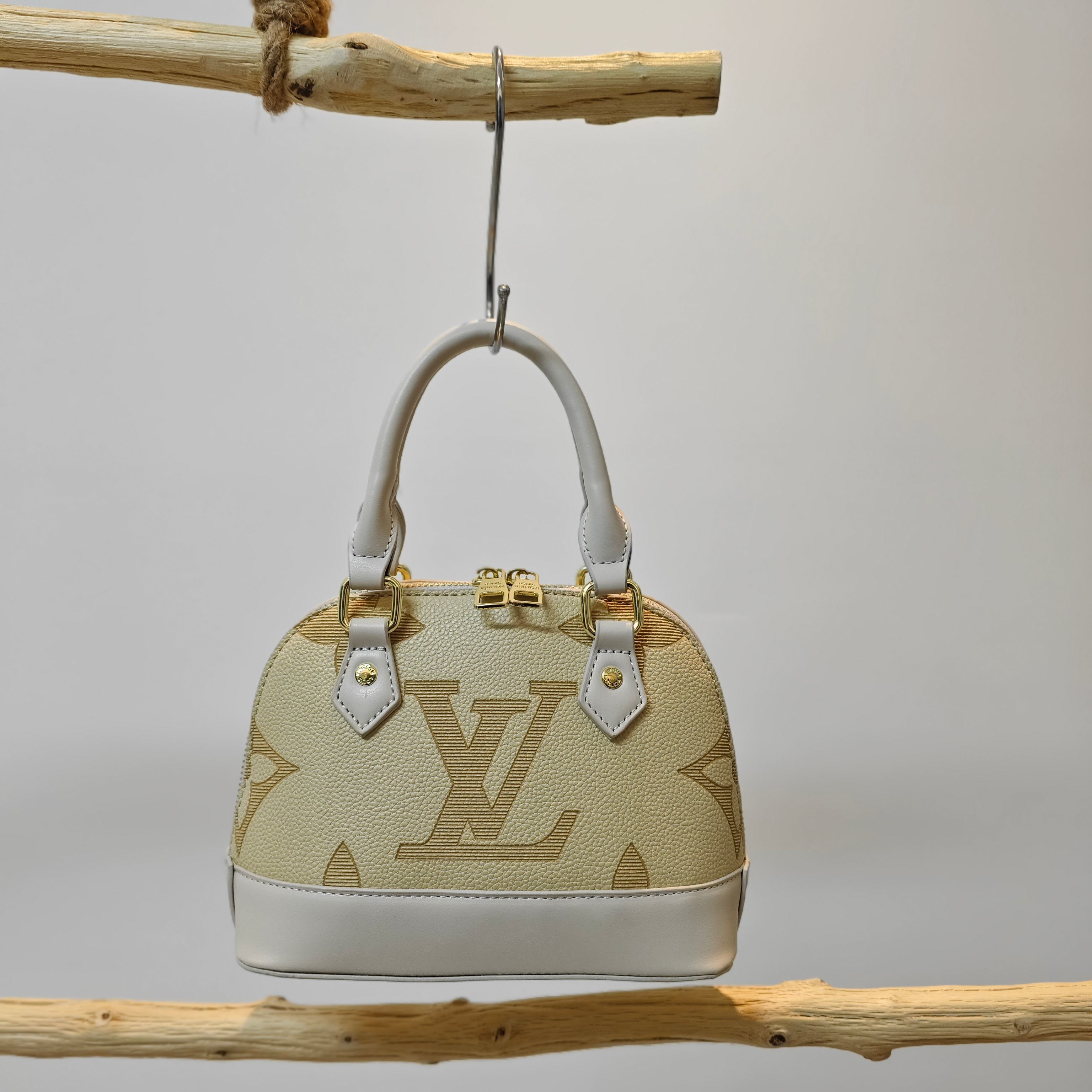 LV 单肩包